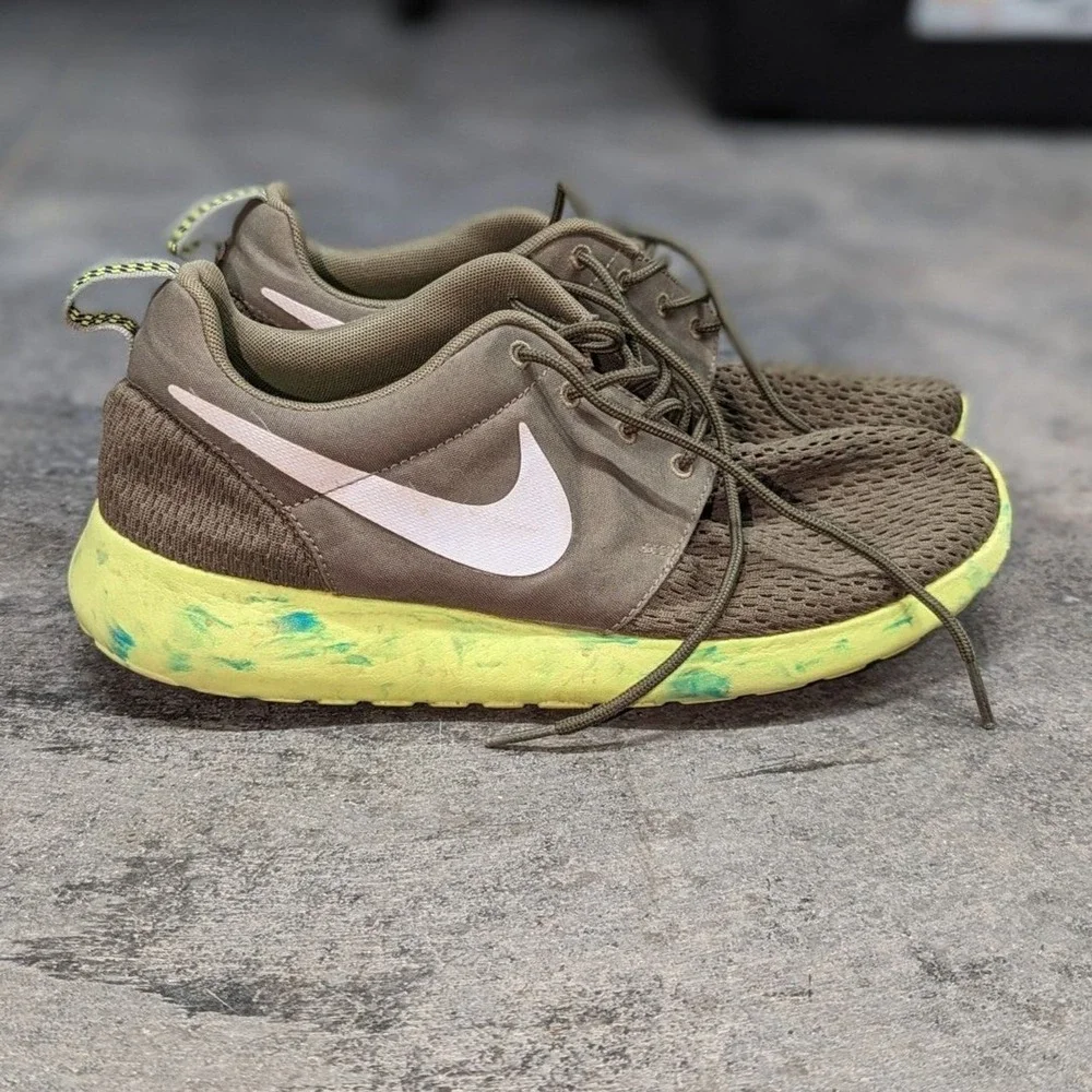 Gorpcore Y2K Nike Roshe Run Olive Neon Green Volt Running Sneakers‎ Men's 8.5